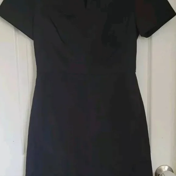 New Banana Republic Denim Black Ruffle Short Sleeve Split Neck Sheath Size 14 - Picture 2 of 7